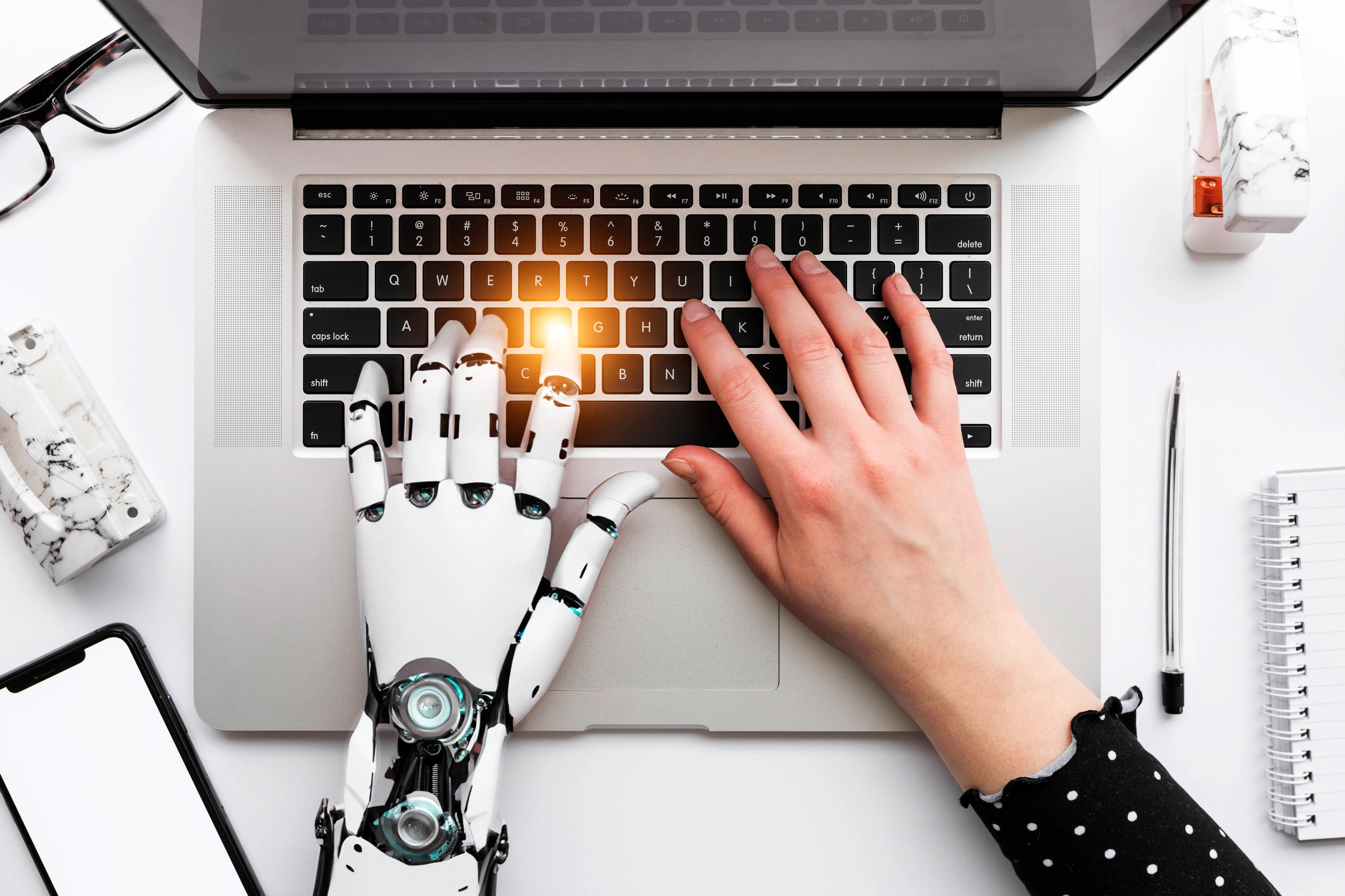 Entendre la pèrdua contrastiva i la pèrdua de reconstrucció en l'aprenentatge automàtic