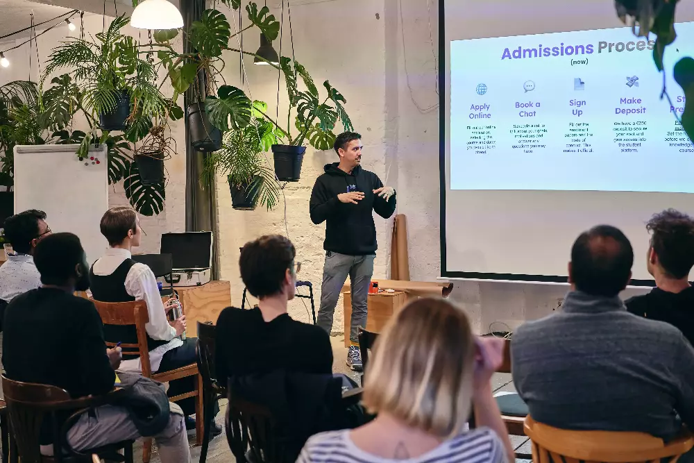Zdobądź umiejętności IT online z Code Labs Academy