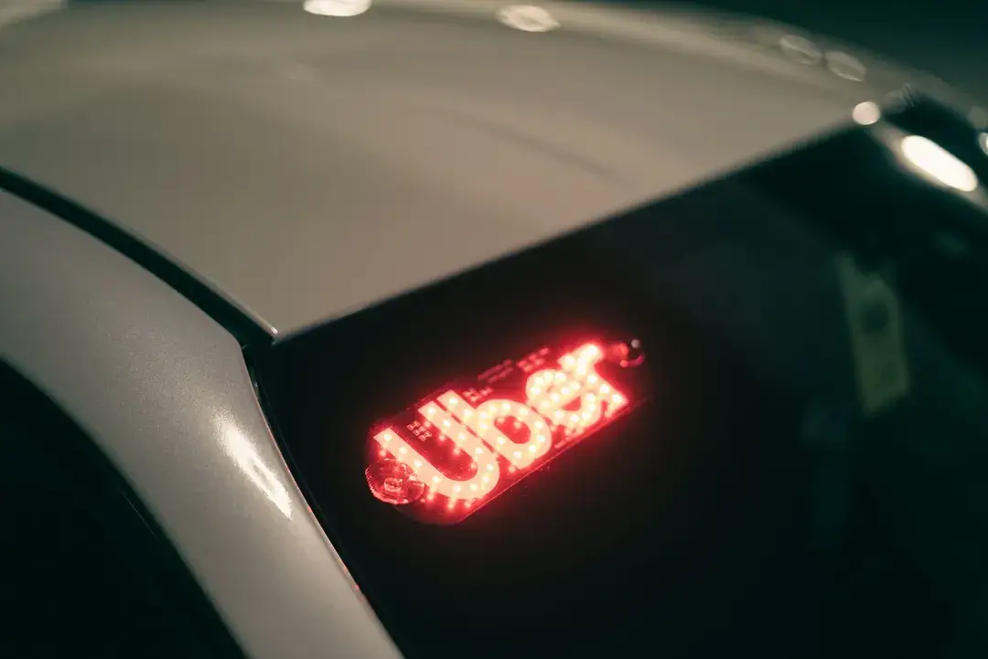 Uber-ek GM's Cruiserekin bat egiten du Robotaxis bere plataforman 2025erako abiarazteko